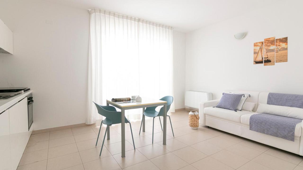 Residenza Excelsior - Bilocali Piano Terra Lägenhet Marina Di Montenero Exteriör bild